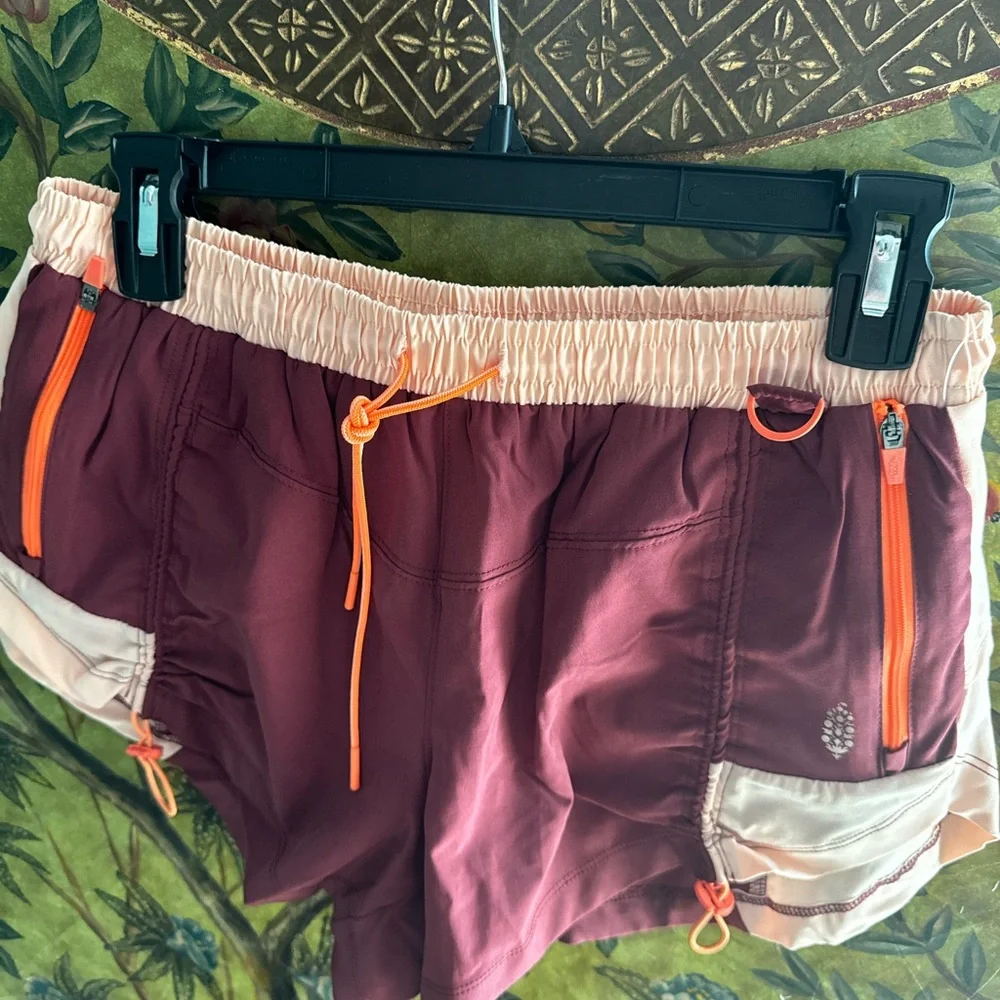 Free People Free Rappel Shorts in Burgundy - Picture 5 of 7
